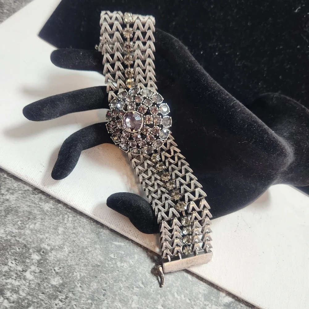 Vintage Silver Tone Chevron‎ Mesh Rhinestone Floral Medallion Statement Bracelet